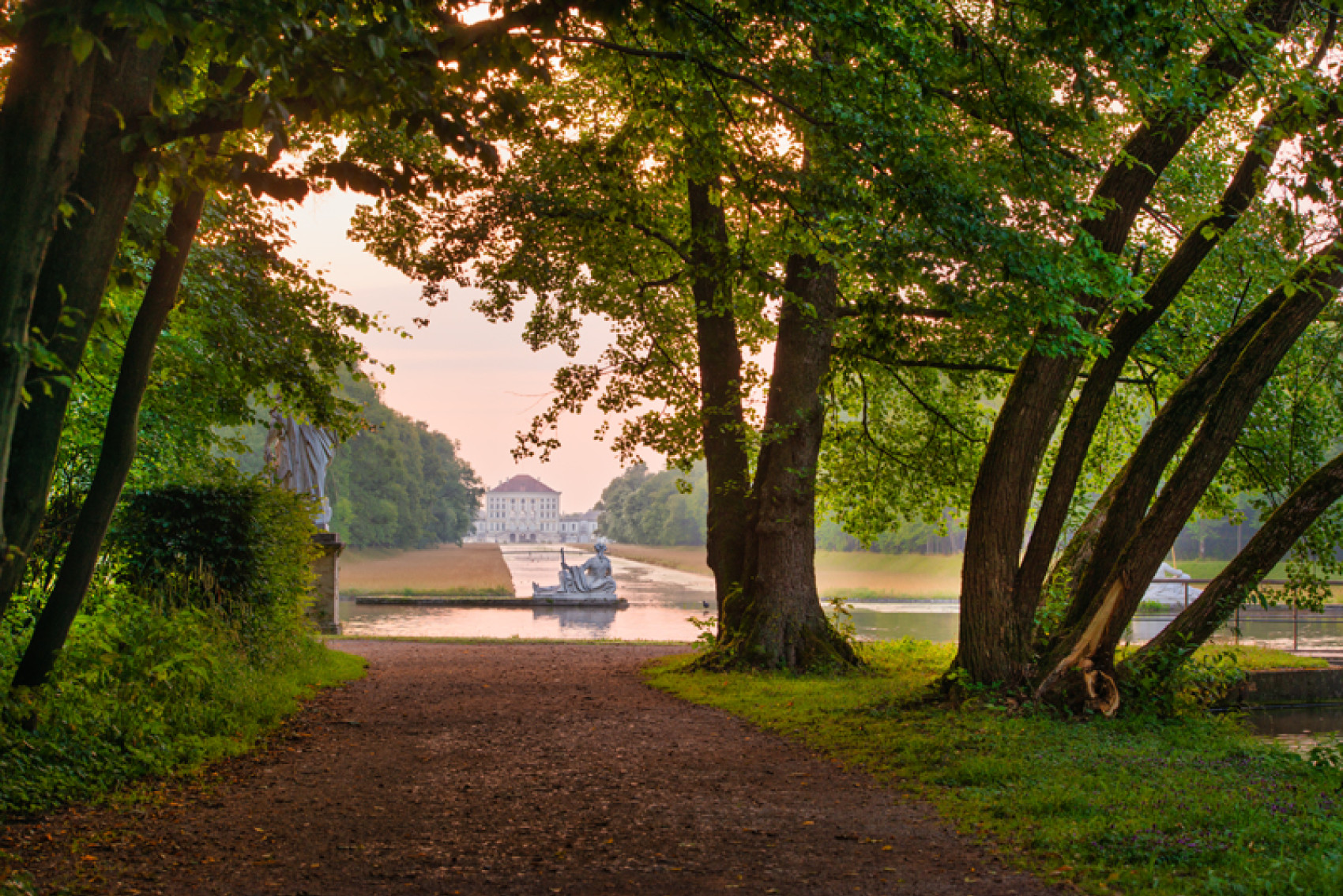 Schlosspark Nymphenburg im Abendlicht, Foto: Gärtenabteilung, Bayerische Schlösserverwaltung